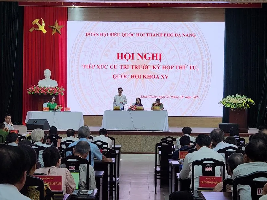 Đoàn ĐBQH đơn vị TP Đà Nẵng tổ chức hội nghị tiếp xúc cử tri quận Liên Chiểu. Ảnh: TẤN VIỆT