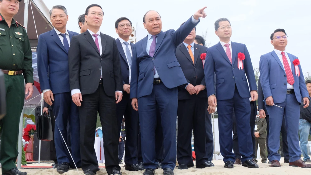 Chủ tịch nước Nguyễn Xuân Phúc đề nghị cảng Liên Chiểu phải là công trình gương mẫu, không thất thoát. Ảnh: TẤN VIỆT