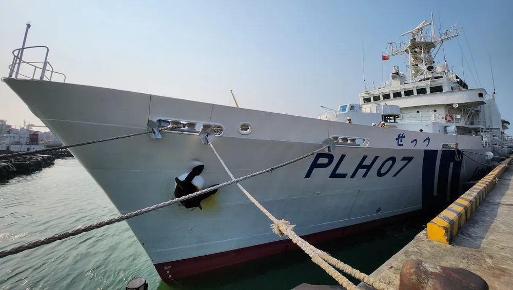 Tàu tuần tra của Lực lượng bảo vệ bờ biển Nhật Bản cập cảng Đà Nẵng. Ảnh: TẤN VIỆT