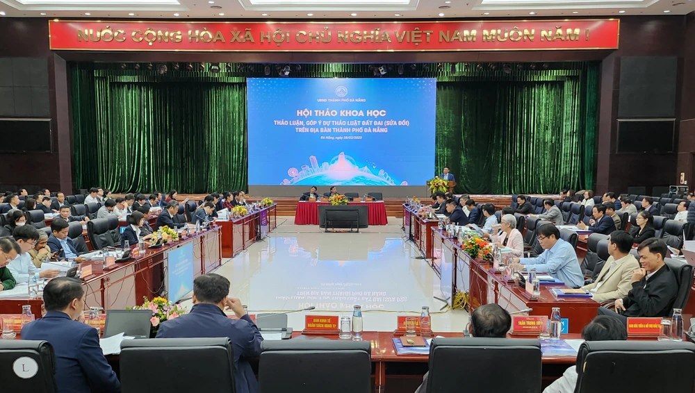 Hơn 250 đại biểu tham dự hội thảo. Ảnh: TẤN VIỆT Hơn 250 đại biểu tham dự hội thảo. Ảnh: TẤN VIỆT