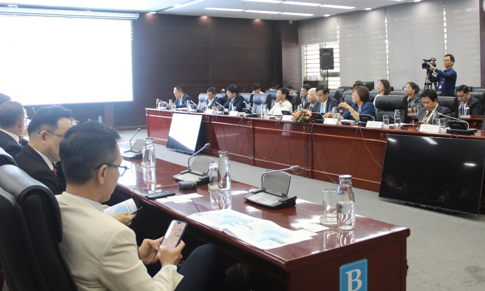 Tọa đàm này nằm trong khuôn khổ Diễn đàn Nhịp cầu phát triển Việt Nam 2023 sẽ diễn ra vào chiều cùng ngày. Ảnh: TẤN VIỆT Tọa đàm này nằm trong khuôn khổ Diễn đàn Nhịp cầu phát triển Việt Nam 2023 sẽ diễn ra vào chiều cùng ngày. Ảnh: TẤN VIỆT