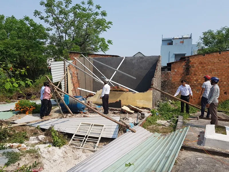 Khu vực quy hoạch ga đường sắt tại phường Hòa Khánh Nam là điểm nóng về trật tự xây dựng. Ảnh: TẤN VIỆT Khu vực quy hoạch ga đường sắt tại phường Hòa Khánh Nam là điểm nóng về trật tự xây dựng. Ảnh: TẤN VIỆT