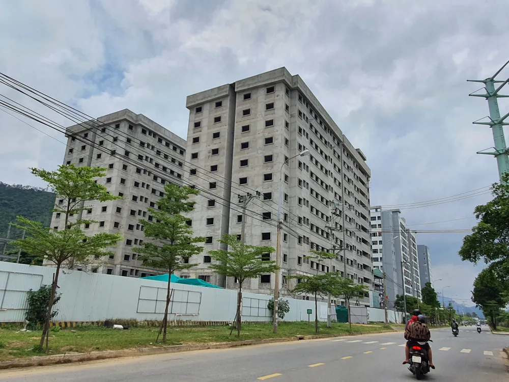 Hàng ngàn dự án bất động sản phải dừng lại do vướng về pháp lý và vốn. Ảnh: PLO Hàng ngàn dự án bất động sản phải dừng lại do vướng về pháp lý và vốn. Ảnh: PLO