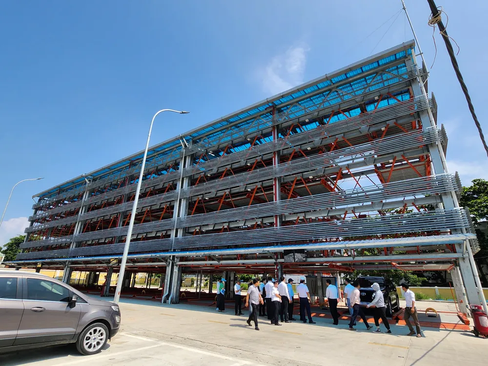 Bãi đỗ xe công cộng tại 166 Hải Phòng, Đà Nẵng. Ảnh: TẤN VIỆT