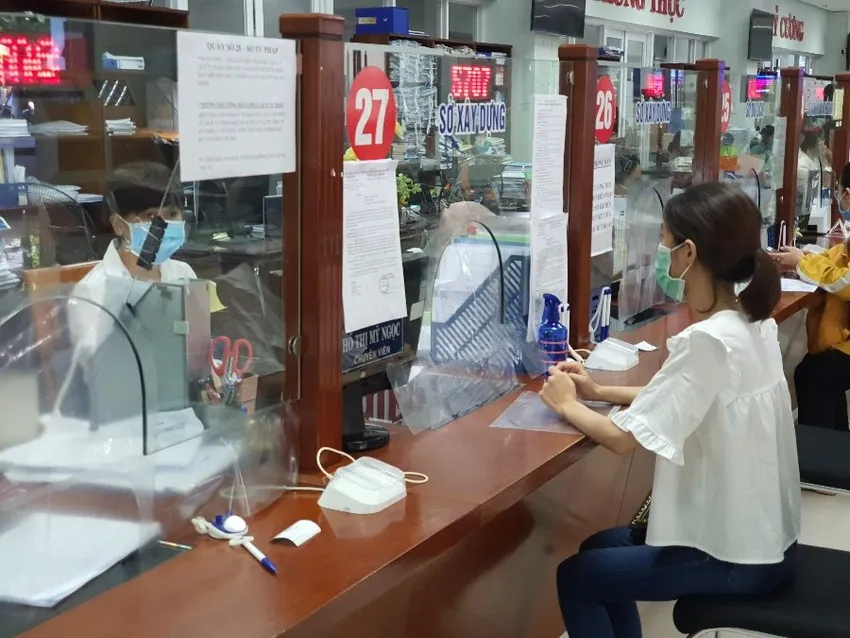 Bộ phận một cửa Trung tâm Hành chính TP Đà Nẵng. Ảnh: TẤN VIỆT