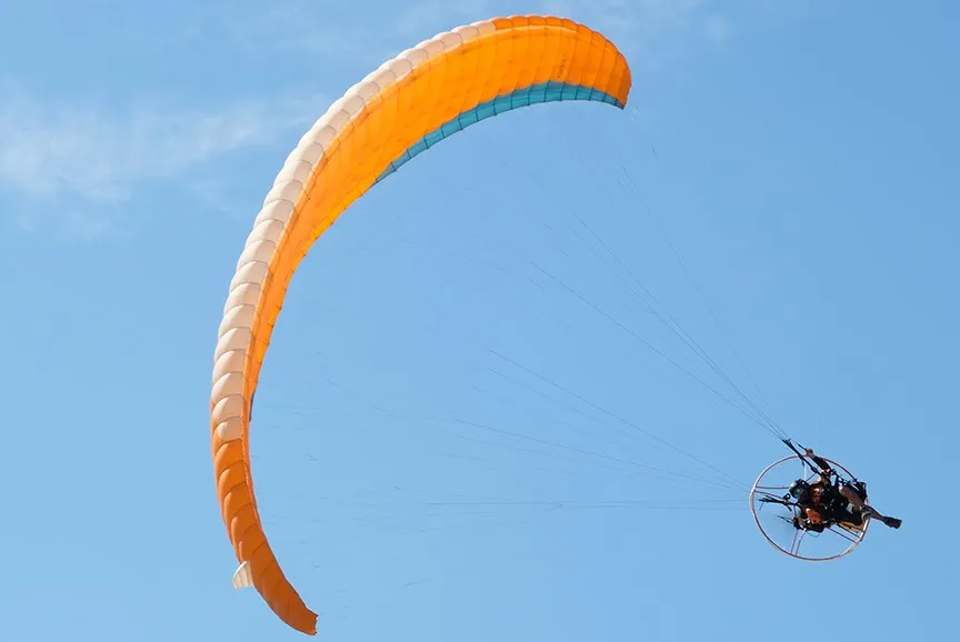 Giải dù lượn năm nay có các hạng mục giải thưởng cá nhân nam nữ, đồng đội nam nữ, bay trình diễn Fun Fly. Ảnh: TV dù lượn đà nẵng