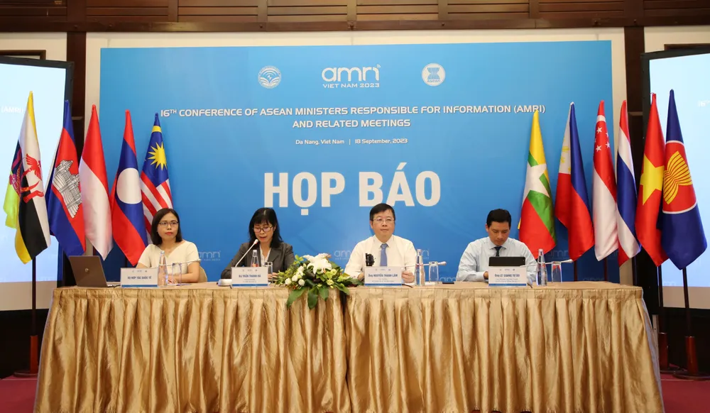 Bộ TT&TT họp báo về việc tổ chức Hội nghị Bộ trưởng phụ trách thông tin ASEAN lần thứ 16. Ảnh: TẤN VIỆT bo-truong-thong-tin-truyen-thong-asean-da-nang.JPG