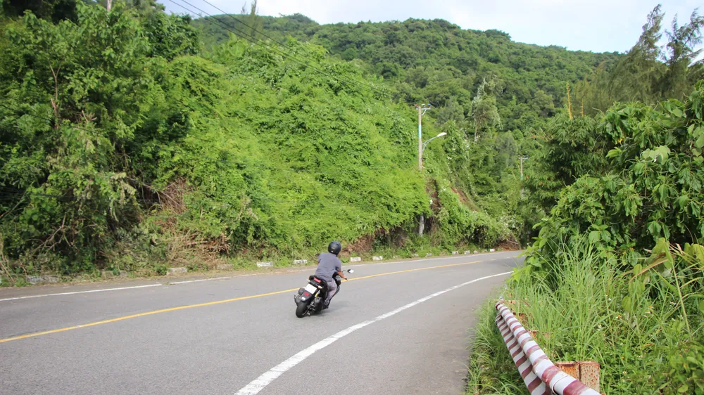 Đường lên bán đảo Sơn Trà tại Đà Nẵng được lưu thông trở lại. Ảnh: TẤN VIỆT đà nẵng bán đảo sơn trà lưu thông