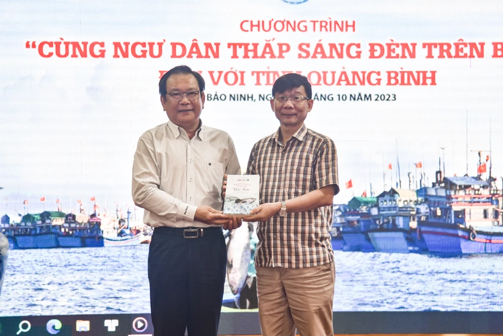chương trình ngư dân quảng bình đèn trên biển
