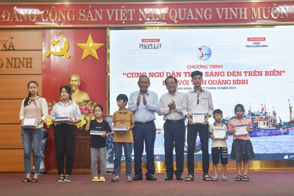 chương trình ngư dân quảng bình đèn trên biển