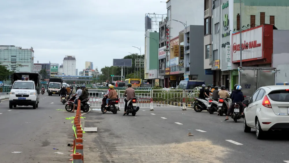 Hầm chui Điện Biên Phủ nhiều lần ngập nước, xe cộ không thể lưu thông vào tháng 3-2018. Ảnh: TẤN VIỆT tap-doan-thuan-an-ham-chui-dien-bien-phu-da-nang-1.jpg