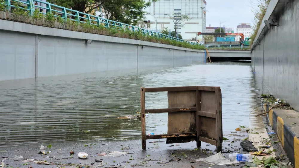 Hầm chui Điện Biên Phủ chìm trong biển nước sau các trận mưa lớn, bão vào tháng 10-2022. Ảnh: TẤN VIỆT tap-doan-thuan-an-ham-chui-dien-bien-phu-da-nang-3.jpg