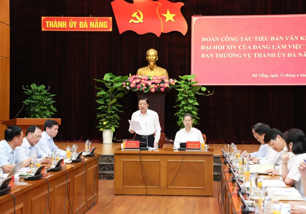 Trưởng Ban Nội chính Trung ương Phan Đình Trạc, Thường trực Tiểu ban Văn kiện Đại hội XIV làm việc với TP Đà Nẵng. Ảnh: PV tiểu ban văn kiện đại hội xiv phan đình trạc đà nẵng