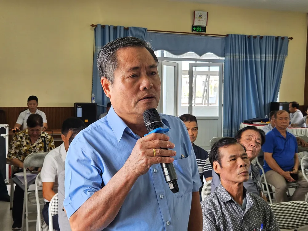 Cử tri phường Hòa Cường Bắc phát biểu tại hội nghị. Ảnh: TẤN VIỆT kinh tế đà nẵng cử tri
