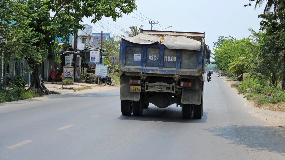 Đà Nẵng cấm ô tô tải hoạt động trong thời gian diễn ra kỳ thi tốt nghiệp THPT 2024. Ảnh: TẤN VIỆT thi tốt nghiệp thpt 2024 đà nẵng