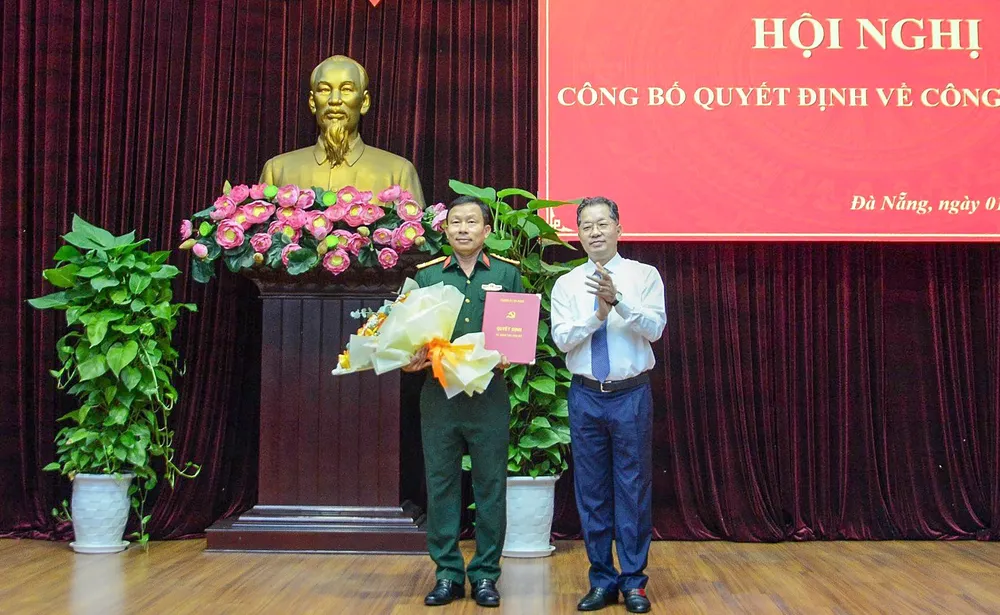 Đại tá Đoàn Duy Tân, Chính ủy Bộ Chỉ huy Quân sự TP Đà Nẵng được bổ nhiệm giữ chức Phó Trưởng ban Thường trực Ban Tổ chức Thành ủy Đà Nẵng. Ảnh: PV ban-to-chuc-thanh-uy-da-nang-doan-duy-tan.jpg