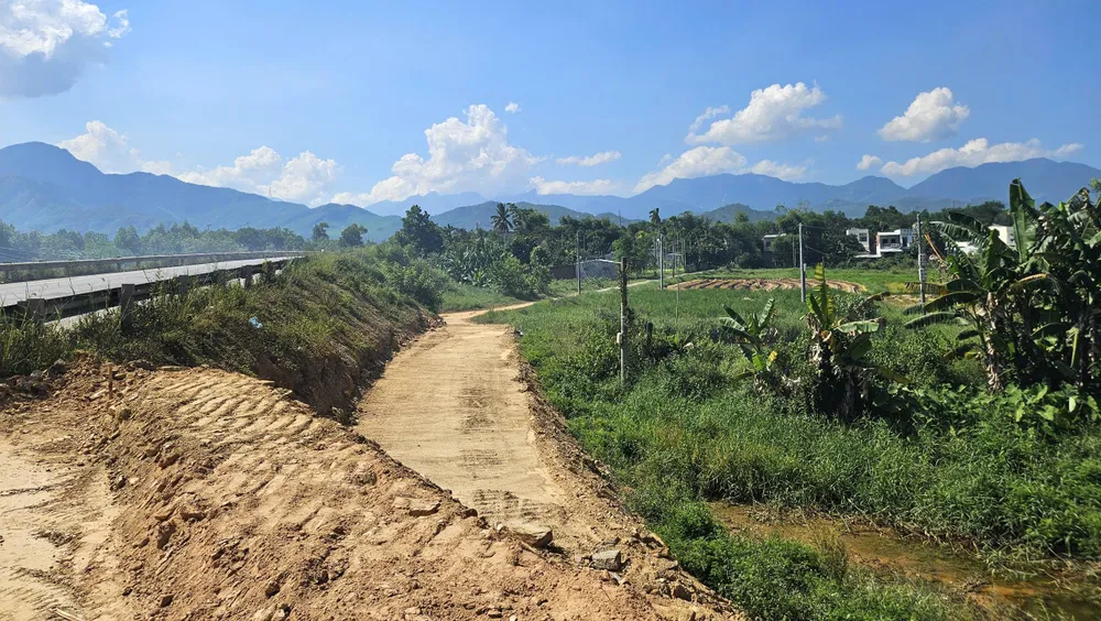Một số hộ dân chưa đồng thuận bàn giao mặt bằng tại xã Hòa Liên. Ảnh: TẤN VIỆT cao-toc-hoa-lien-tuy-loan-da-nang.jpg