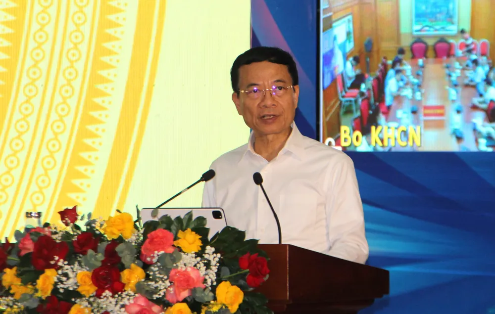 Bộ trưởng TT&TT Nguyễn Mạnh Hùng. Ảnh: TẤN VIỆT thu-tuong-pham-minh-chinh-da-nang-1.JPG