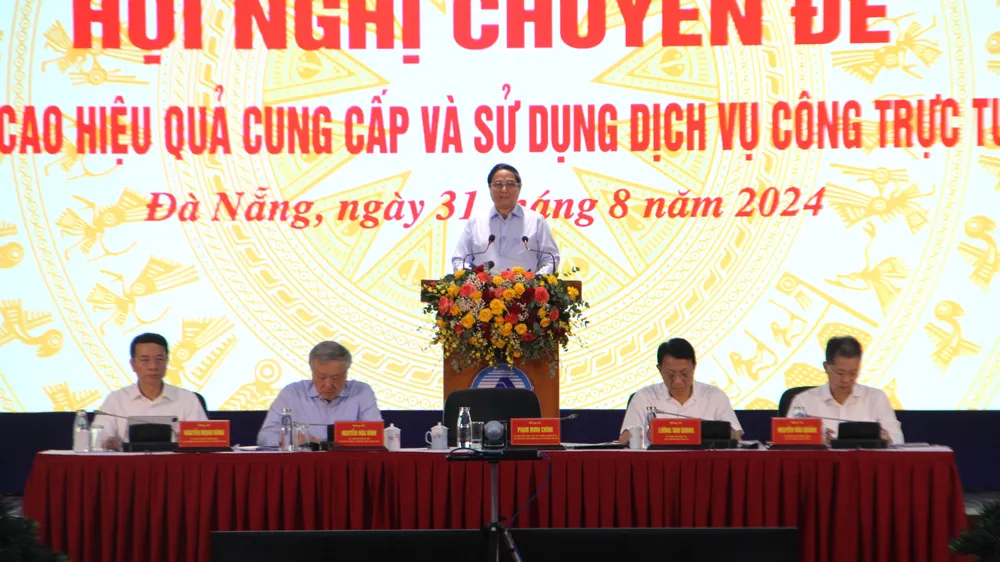 Thủ tướng Phạm Minh Chính chủ trì Hội nghị chuyên đề Nâng cao hiệu quả cung cấp và sử dụng dịch vụ công trực tuyến tại Đà Nẵng. Ảnh: TẤN VIỆT thu-tuong-pham-minh-chinh-da-nang.JPG