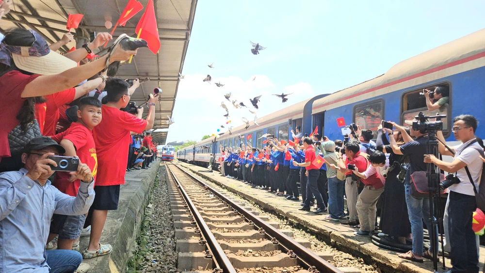 đoàn tàu thống nhất