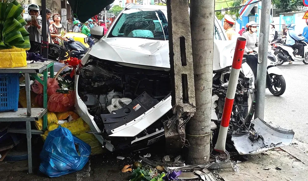 ô tô tông xe máy