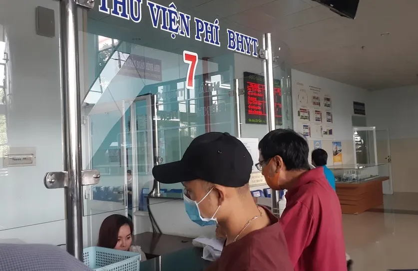 Nhiều đối tượng được nâng mức hưởng BHYT lên 100% từ ngày 3-12. Ảnh: NGUYỄN HIỀN muc-huong-bhyt.png