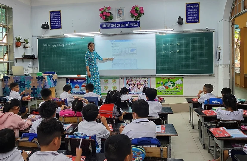 Bộ GD&ĐT đề xuất tiền lương của nhà giáo được xếp cao nhất trong hệ thống lương hành chính sự nghiệp. Ảnh: NGUYỄN QUYÊN tiền lương của nhà giáo.png