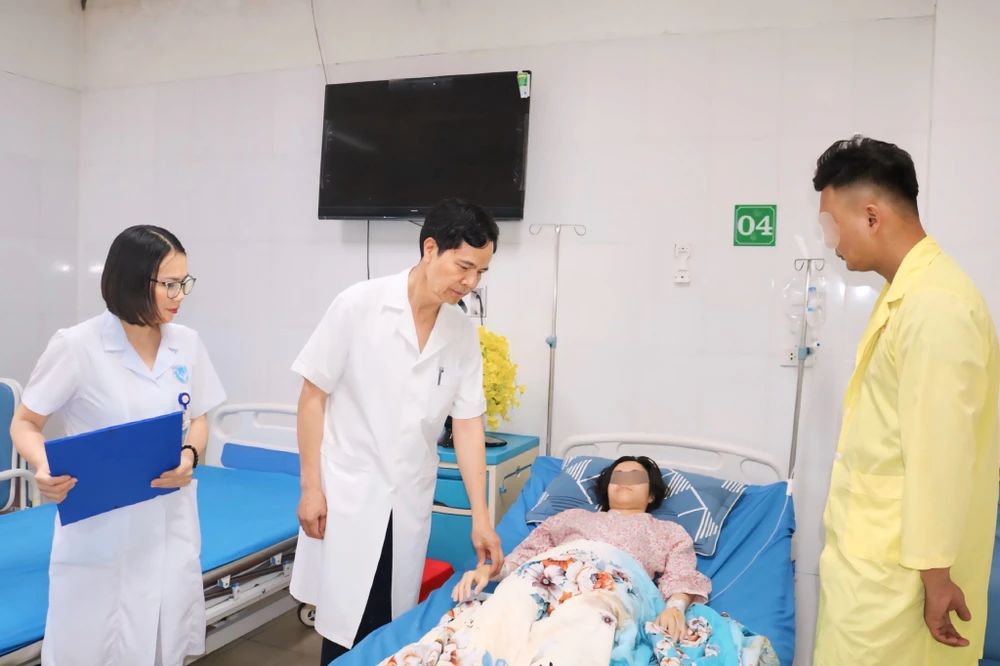 thai ngoài tử cung.jpg