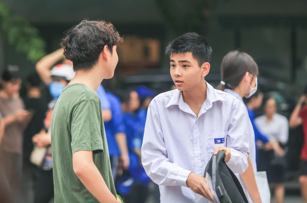 Gần 106.000 sĩ tử Hà Nội đã hoàn thành kỳ thi vào lớp 10 THPT công lập năm 2024. Ảnh: TT Đề Toán thi vào lớp 10 Hà Nội 7.jpg
