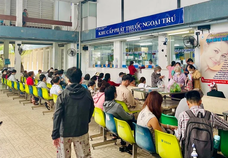 Đề xuất nâng thời gian kê đơn thuốc nhằm thuận tiện, tiết kiệm hơn cho người dân. Ảnh: THẢO PHƯƠNG thời gian kê đơn thuốc.png