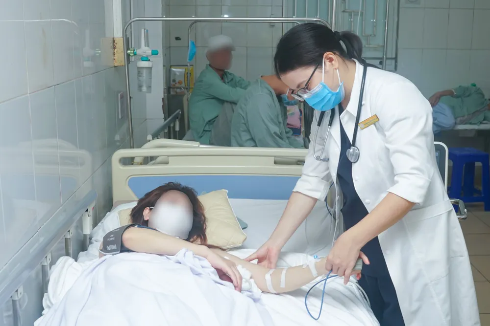 Người phụ nữ nguy kịch sau khi tiêm chất làm trắng da không rõ nguồn gốc tại một spa ở Hà Nội. Ảnh: BVCC chất làm trắng da.jpg