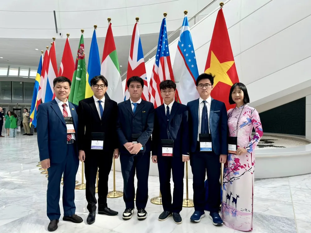 Đội tuyển Việt Nam dự thi Olympic Sinh học quốc tế 2024. Ảnh: MOET Olympic Sinh học quốc tế.png