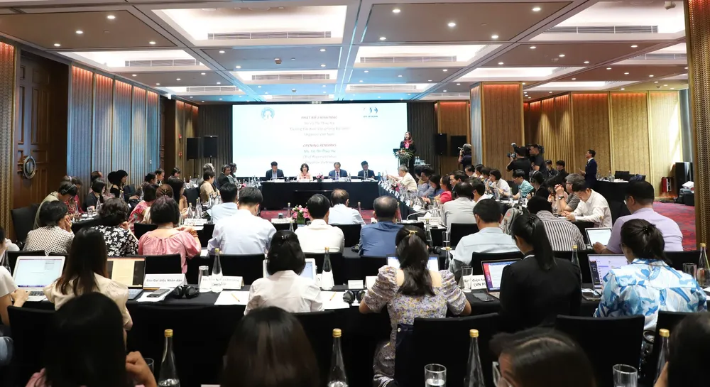 Toàn cảnh hội thảo góp ý, hoàn thiện chính sách trong dự án Luật Dân số. Ảnh: TT quy định sinh từ 1-2 con 1.jpg