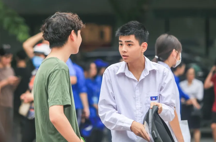 Bộ GD&ĐT đề xuất thí sinh có chứng chỉ ngoại ngữ theo quy định được miễn thi Ngoại ngữ nhưng không quy thành 10 điểm trong xét công nhận tốt nghiệp. (Ảnh minh họa: TT) miễn thi ngoại ngữ.png