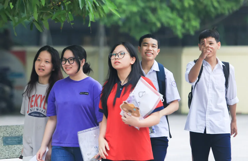 Năm học 2024-2025, kỳ thi vào lớp 10 và thi tốt nghiệp THPT sẽ thực hiện theo chương trình mới. (Ảnh minh họa: PHI HÙNG) đề minh họa thi vào lớp 10.jpg