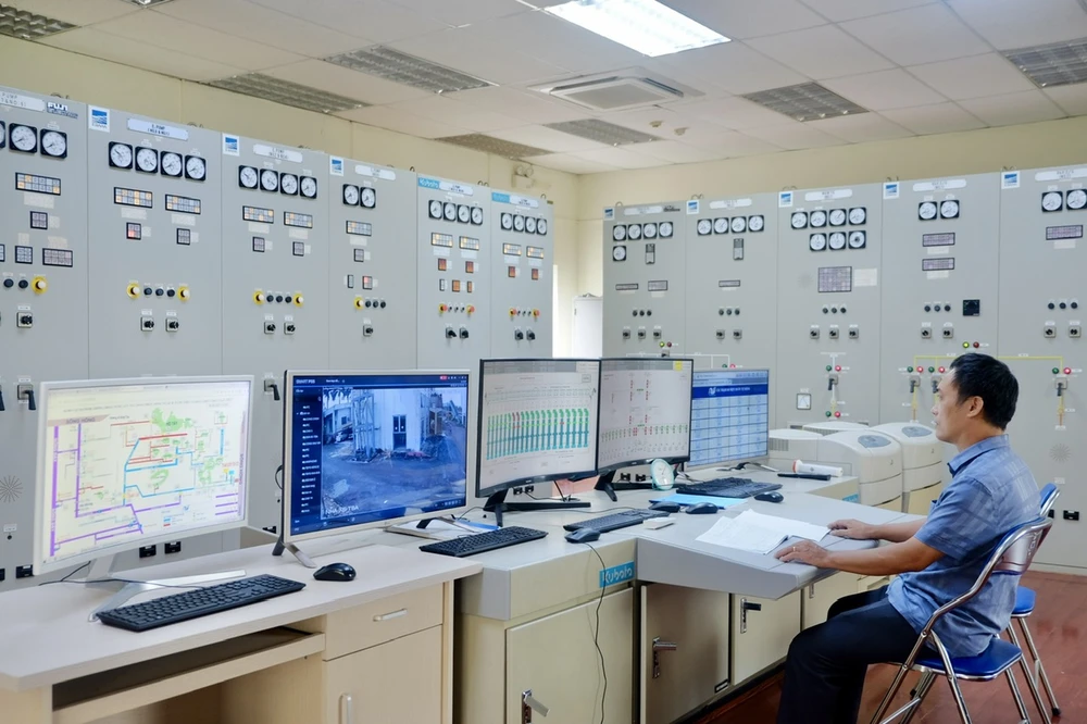Khu vực kiểm soát toàn bộ hệ thống máy bơm và hệ thống điện. Ảnh: TT siêu bão số 3 5.jpg
