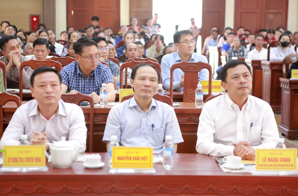 cùng ngư dân thắp sáng đèn trên biển 14.jpg