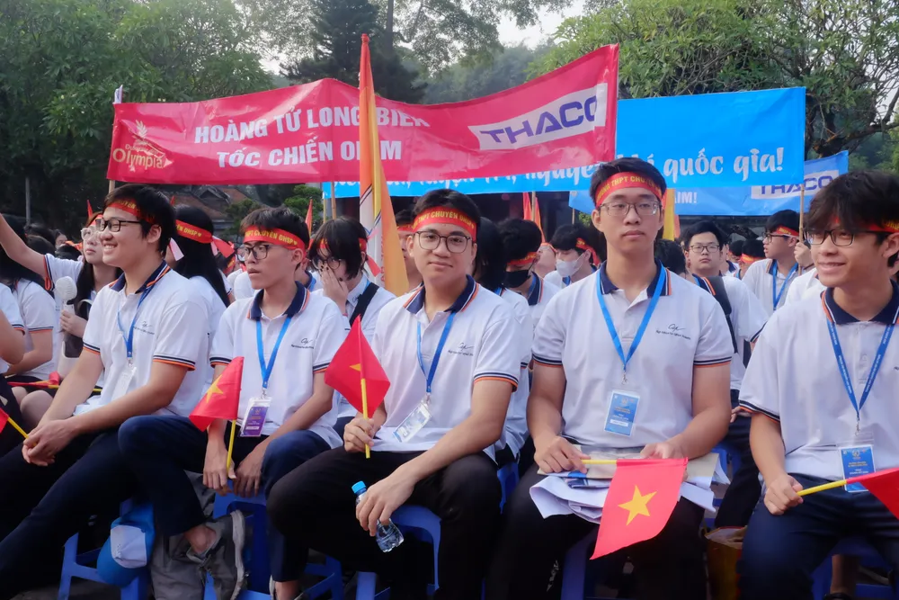 Học sinh Trường THPT Chuyên Đại học Sư phạm Hà Nội tin tưởng 100% rằng Nguyên Phú sẽ là nhà vô địch của Olympia 2024. DSCF0217.JPG