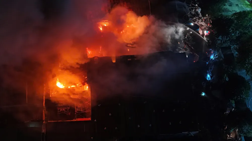 cháy kho hàng 1.jpg