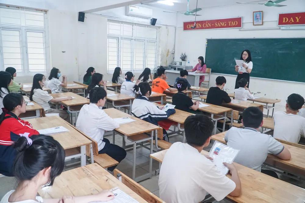 Bộ GD&ĐT đang xây dựng dự thảo Luật Nhà giáo, trong đó đề xuất nhiều chính sách liên quan đến tiền lương nhà giáo. (Ảnh minh họa: TT) lương nhà giáo.jpg