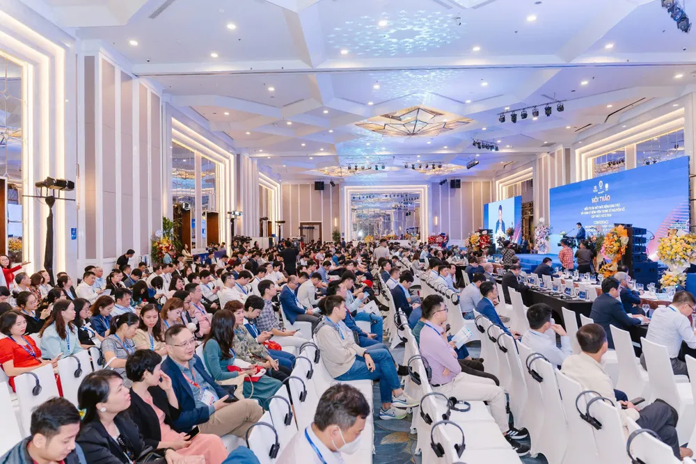 Hội thảo "Điều trị đa mô thức bệnh ung thư và quản lý bệnh viện trong kỷ nguyên số - Cập nhật ASCO 2024" do Bệnh viện K và Hội Ung thư Việt Nam phối hợp tổ chức. Ảnh: BTC điều trị ung thư 1.jpg