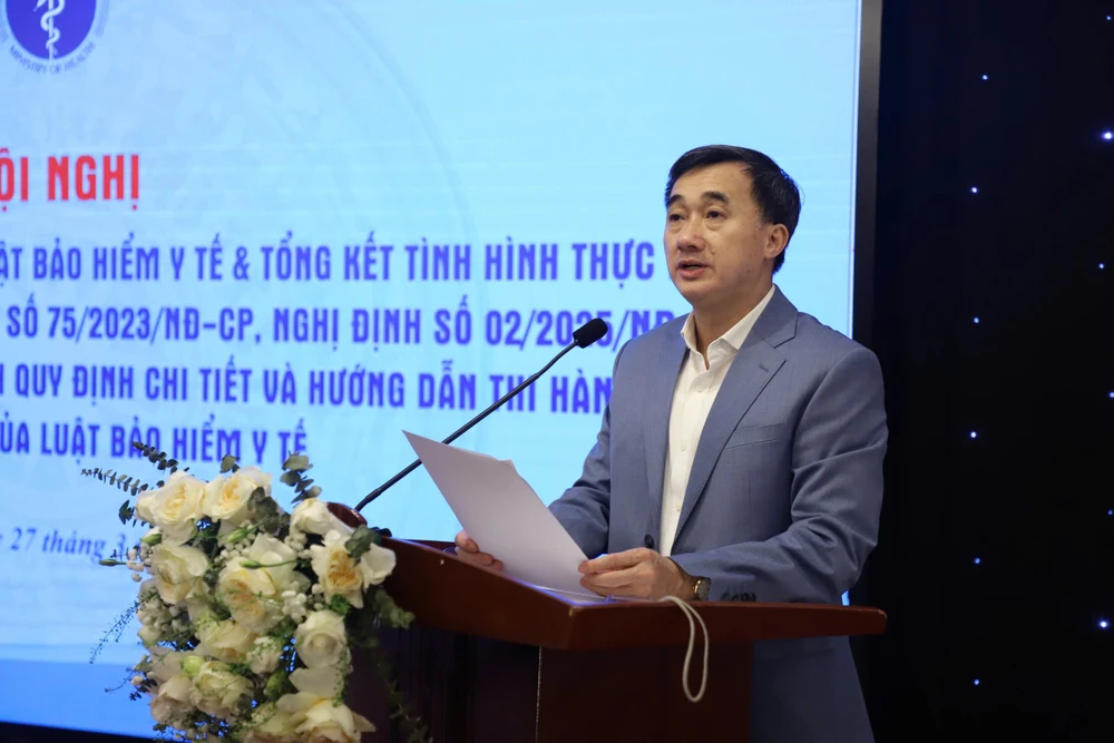 Thứ trưởng Bộ Y tế Trần Văn Thuấn phát biểu chỉ đạo hội nghị. Ảnh: TRẦN MINH mức hỗ trợ đóng BHYT cho học sinh