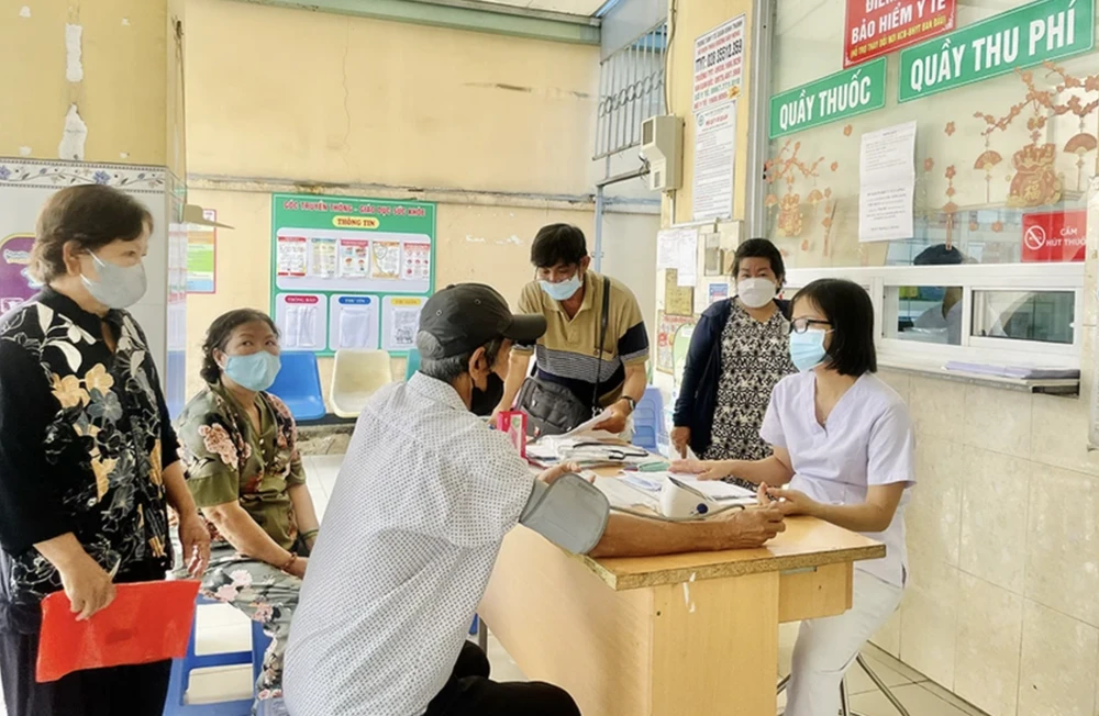 Bộ Y tế đề xuất hỗ trợ 50% mức đóng BHYT cho nhân viên y tế thôn, bản. Ảnh: THẢO PHƯƠNG Screenshot 2025-03-27 at 13.38.31.png