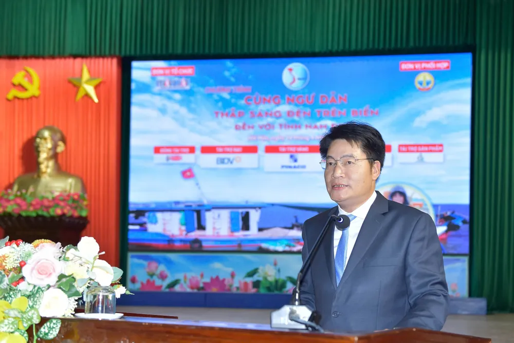 Ông Đinh Đức Thọ, Phó Tổng Biên tập báo Pháp Luật TP.HCM, phát biểu mở đầu chương trình. Ảnh: ĐẶNG TRUNG sếp thọ.jpg