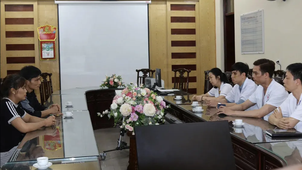 hành hung nhân viên y tế