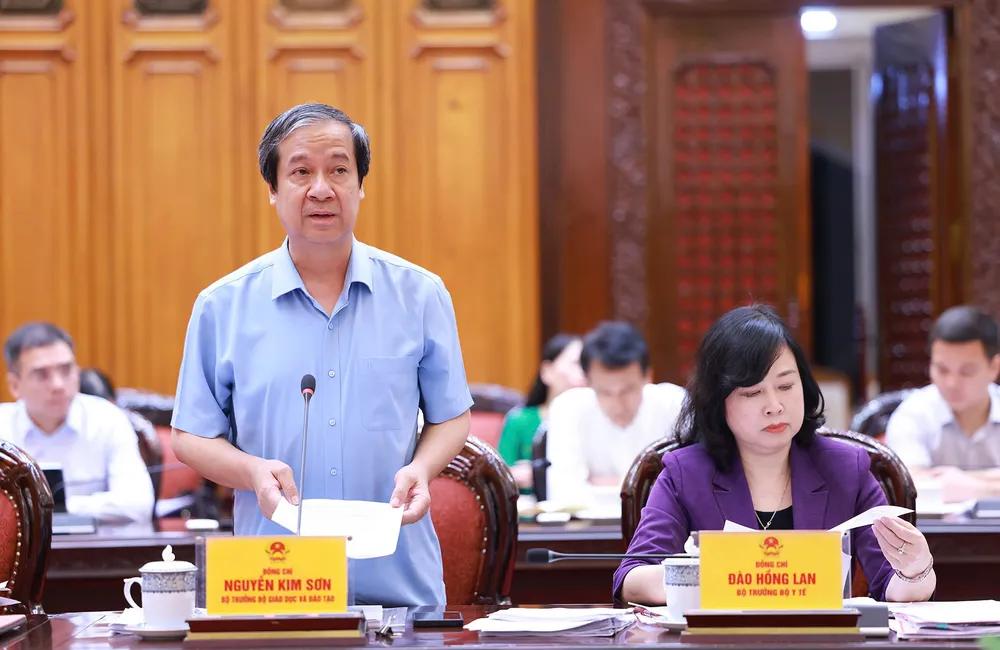 Bộ trưởng Bộ GD&ĐT Nguyễn Kim Sơn phát biểu tại cuộc họp. Ảnh: VGP/NHẬT BẮC miễn viện phí 00.jpg