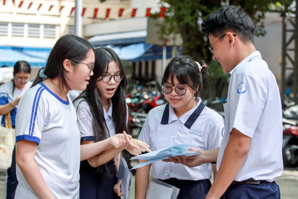 Thí sinh tham gia kỳ thi tốt nghiệp THPT 2025 tại TP.HCM. Ảnh: NGUYỆT NHI thi tốt nghiệp THPT 2025