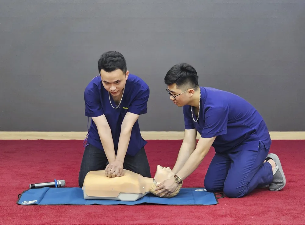 sơ cấp cứu ban đầu 00.jpg