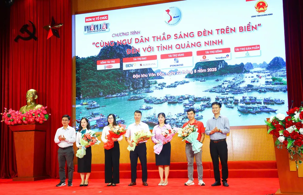 cùng ngư dân 003.jpg