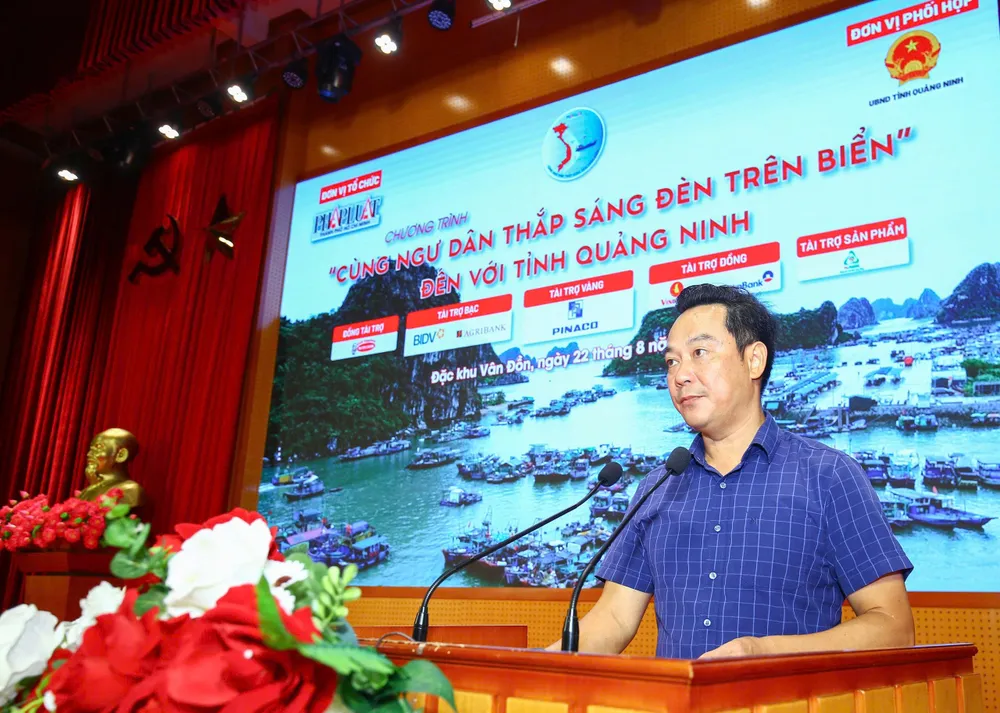 cùng ngư dân 01.jpg